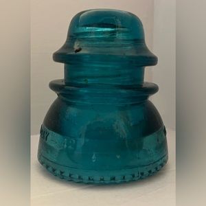 TURQUOISE BLUE GLASS HEMINGWAY ELECTRIC INSULATOR, No. 42 MADE IN THE U.S.A.